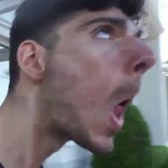 Meet your Posher, Alejandro - Picture 1 of 1